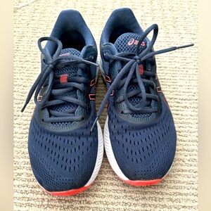 ASICS Gel women’s size 9